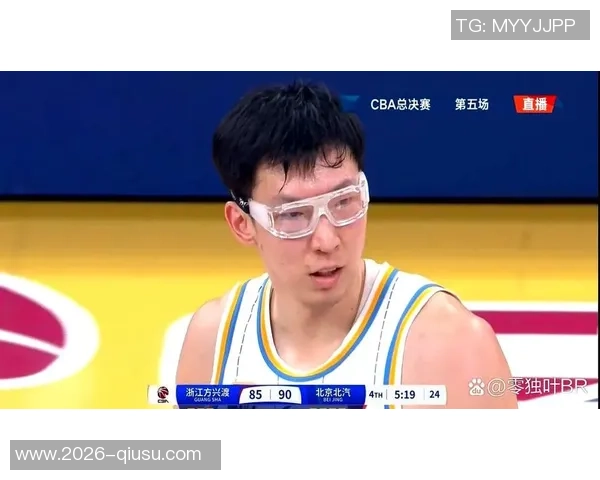 周琦防守表现突出半场贡献3分7篮板1抢断2盖帽助力球队 周琦防守表现突出半场贡献3分7篮板1抢断2盖帽助力球队